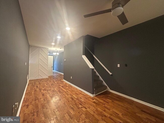 Building Photo - 1516 N Mount St