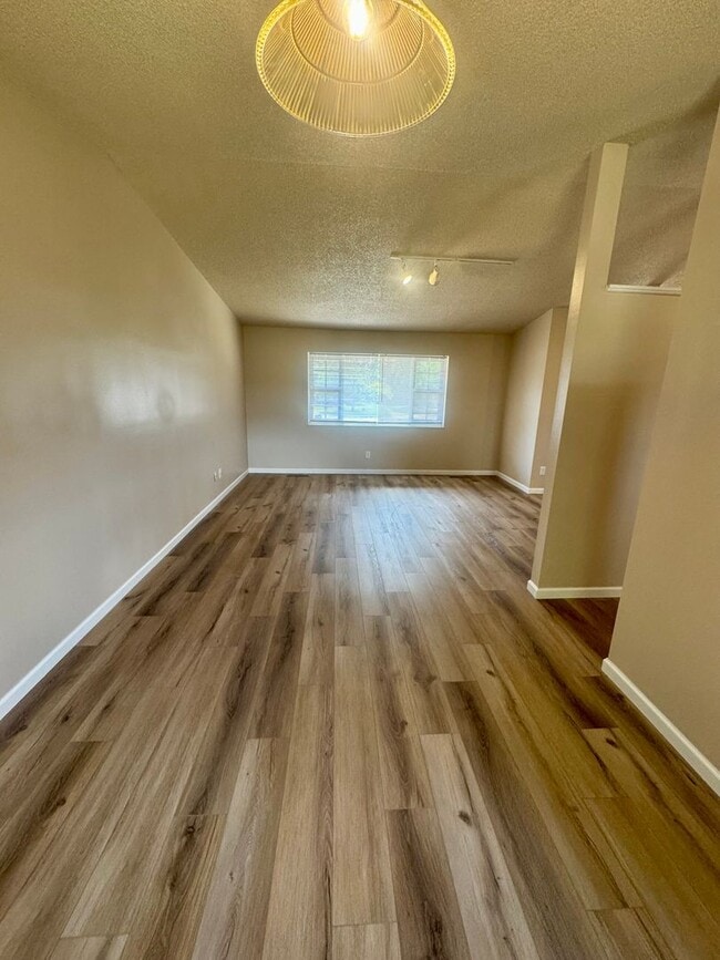 Building Photo - 4 Bedroom Home in Village 7, Centrally Loc...