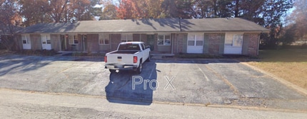 Building Photo - 8827 Country Club Dr