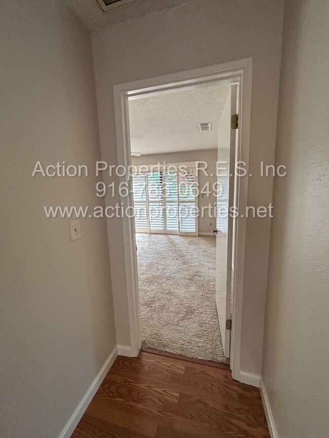 Building Photo - Views of Open Nature Area: Rocklin 3 Bedro...
