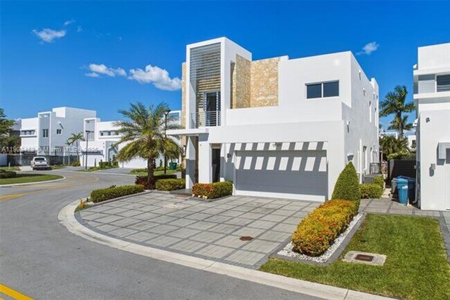 Primary Photo - 10359 NW 67th Terrace