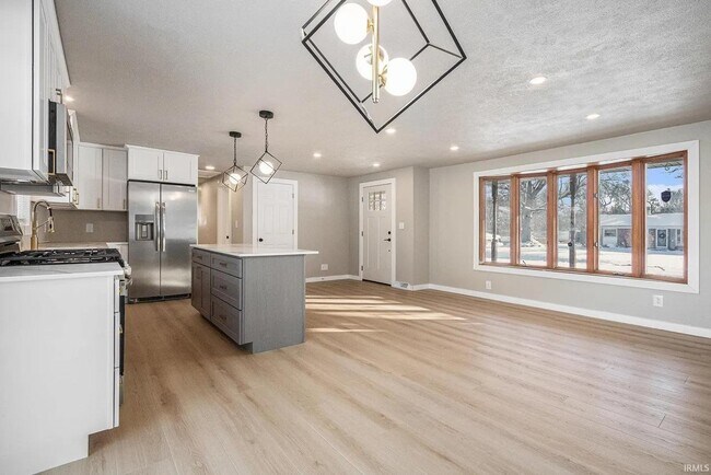 Building Photo - 24760 Lancer Dr