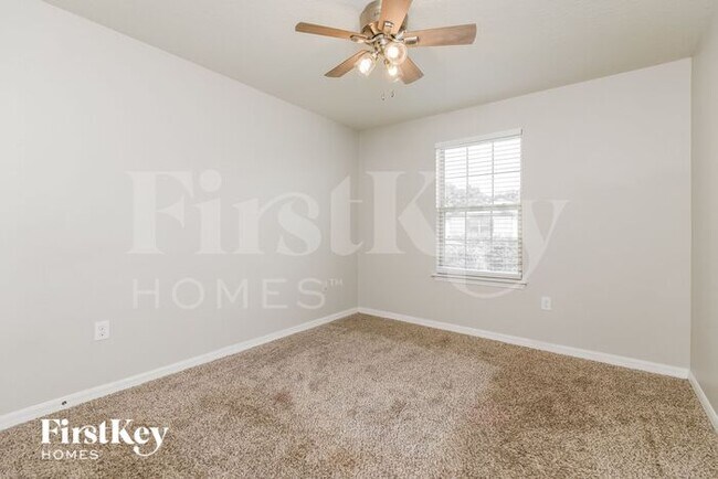 Building Photo - 2758 Red Horse Dr