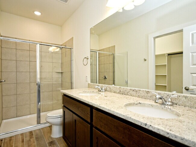 Building Photo - "Charming 3-Bed Condo Retreat with 2 Full Baths – 1475 Sq Ft of Comfort in Georgetown, TX!"