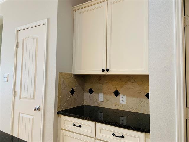 Building Photo - 1020 Texas St