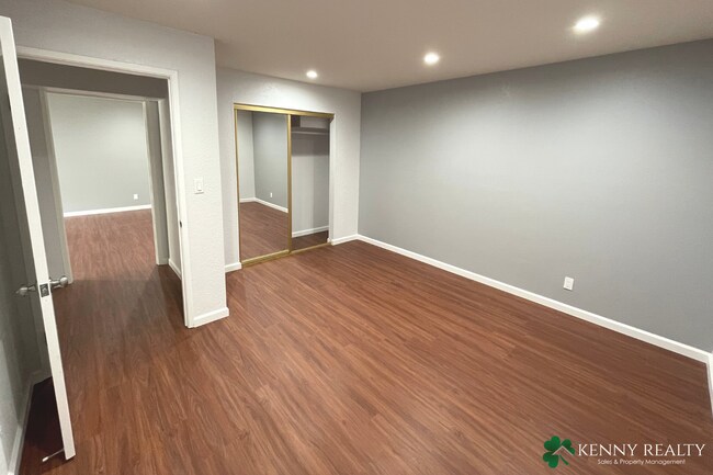 Building Photo - Spacious Six Bedroom, Three Bathroom Home ...