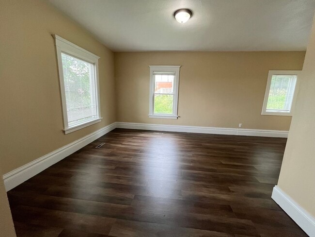 Building Photo - Spacious 4 Bed/2 Bath Rental Home!