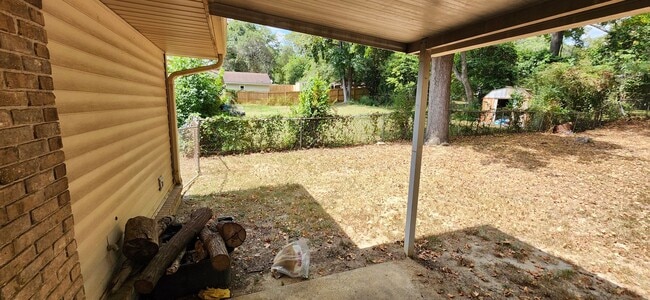 Building Photo - 3 Bedroom Home North Columbus