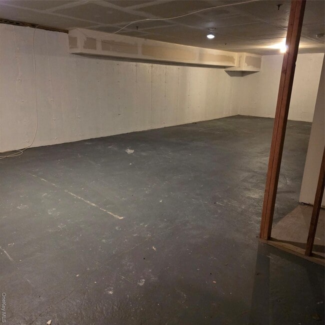 Building Photo - 3025 Sunrise Hwy