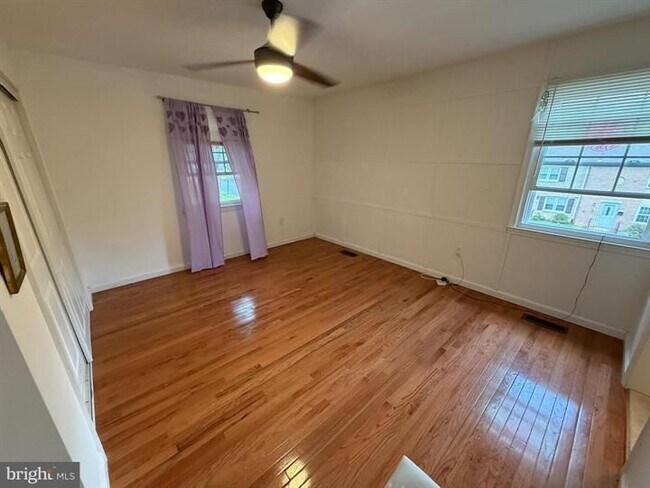 Building Photo - 4360 Greenberry Ln