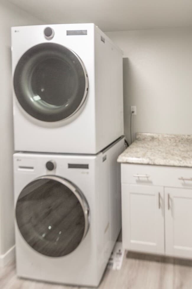 Building Photo - 3 Bedroom 2 Bath NE Salem home is availabl...