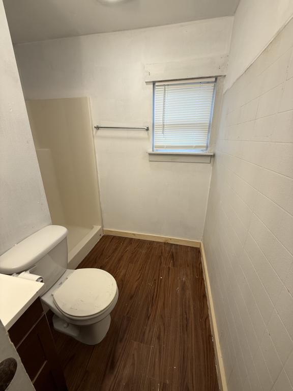 Building Photo - 410 12th Ave