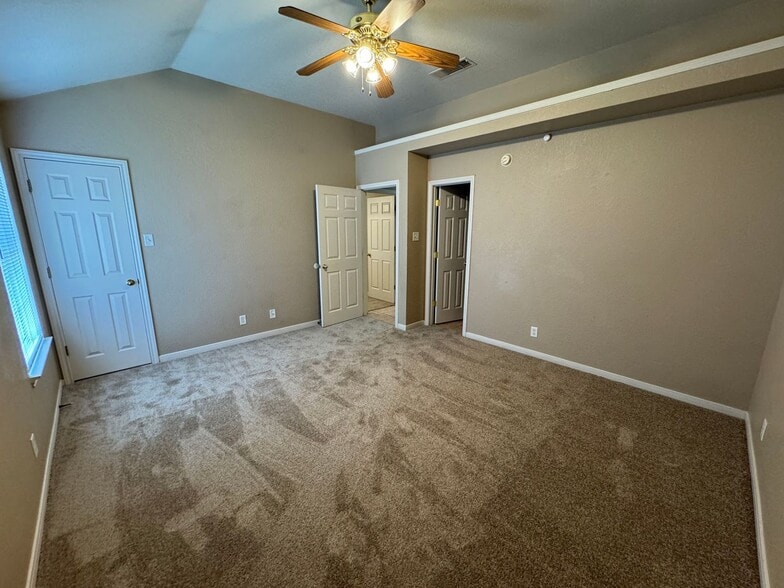 Building Photo - 4706 John David Dr