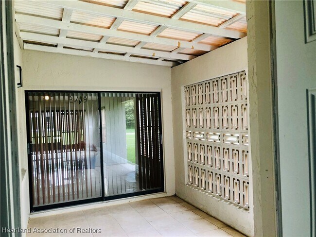 Building Photo - 4615 Lake Haven Blvd