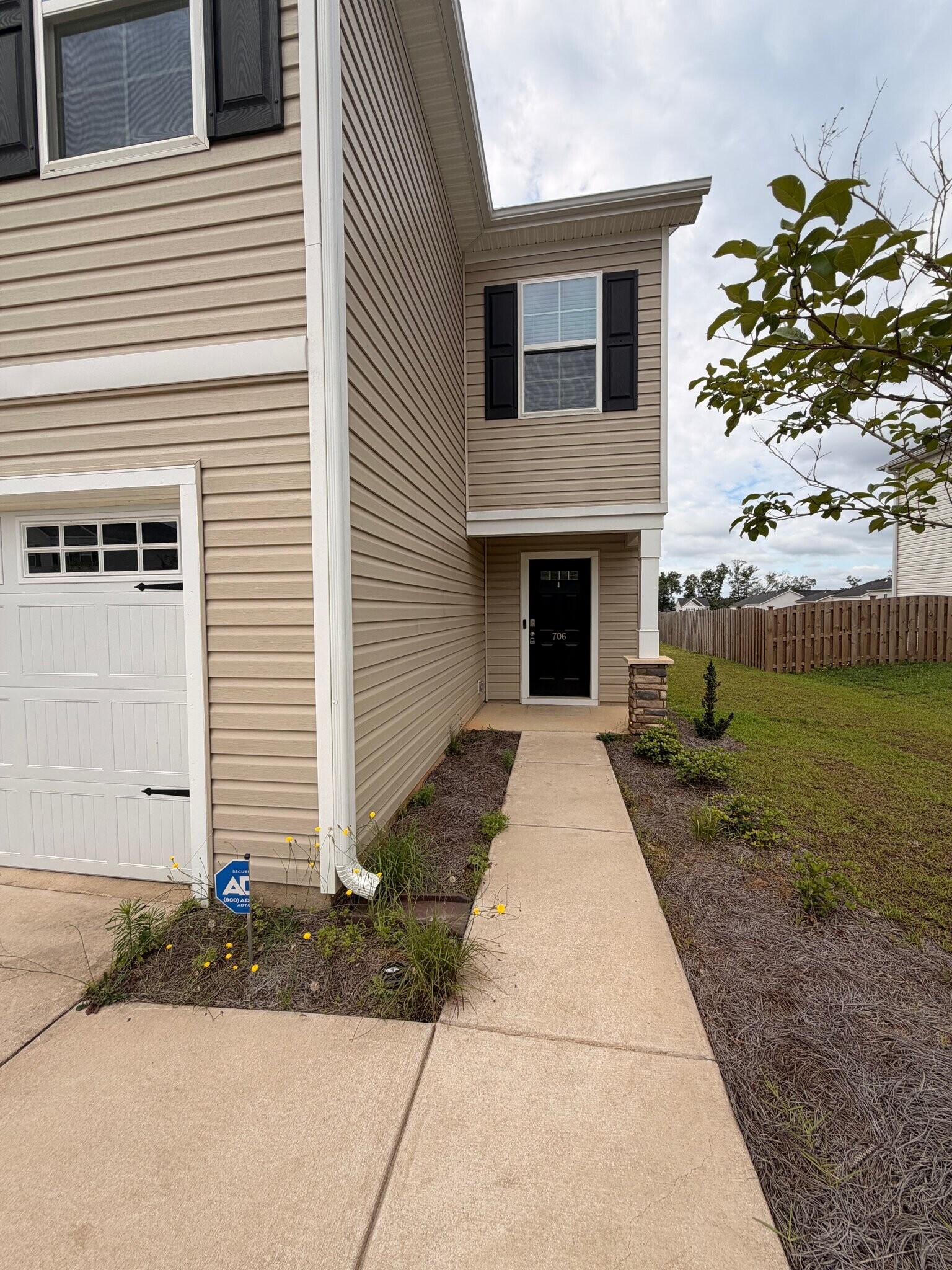 Building Photo - 706 Common Widgeon Wy