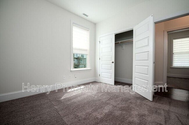 Building Photo - 1017 Blackpool Ct