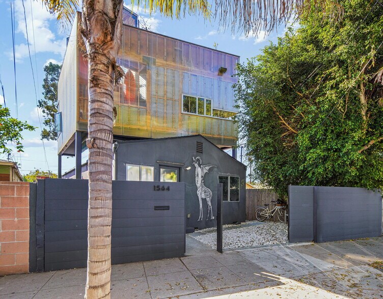 Primary Photo - 1564 Cabrillo Ave