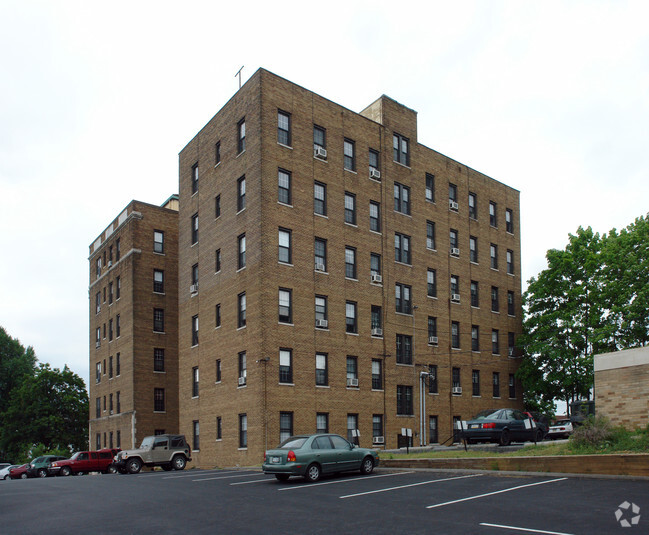 Building Photo - Landmark Building