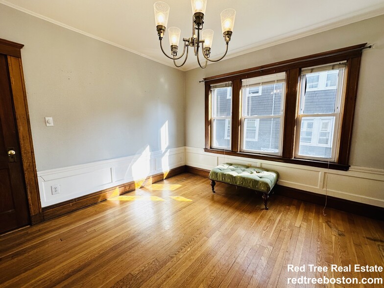 Building Photo - 12 Saint Peter St