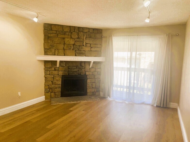 Building Photo - 4400 S Quebec St