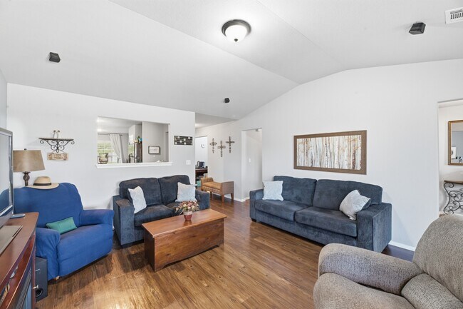 Building Photo - 15208 E 108th Pl N