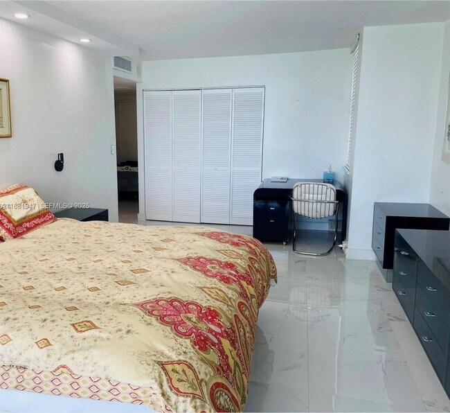 Building Photo - 3180 S Ocean Dr