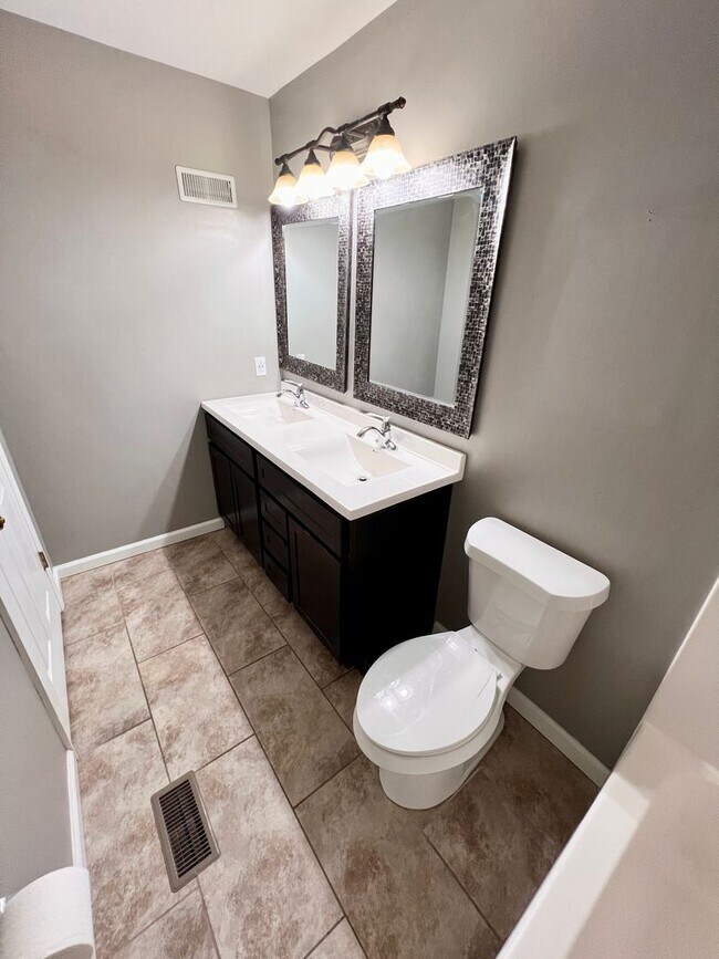 Building Photo - 6 Bed 4 Bath in West End