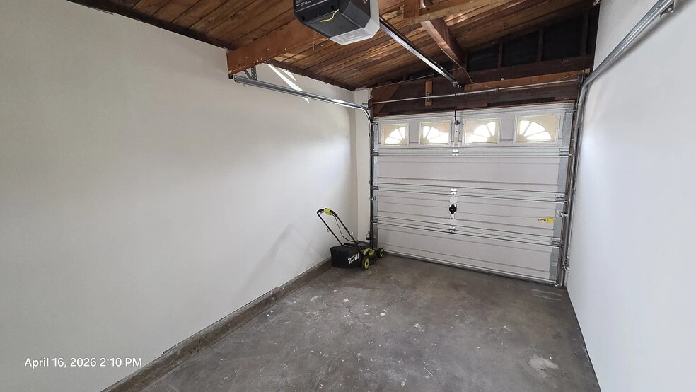 Building Photo - 4134 Fond du Lac Ave