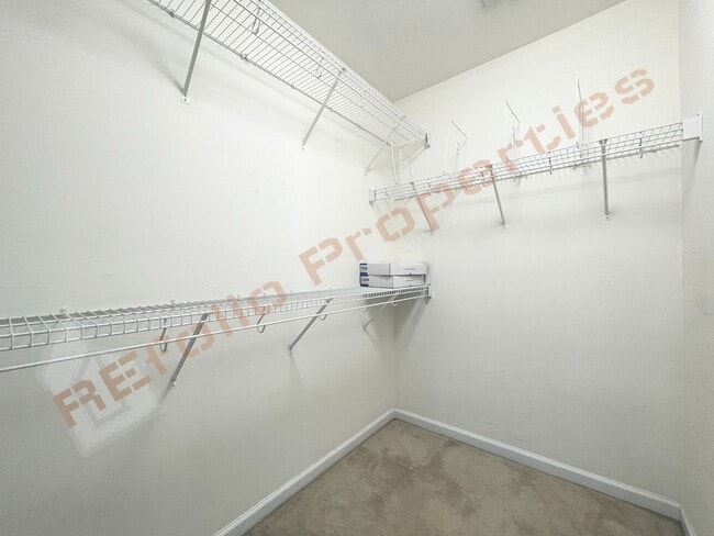 Building Photo - 2452 Bay Harbor Dr