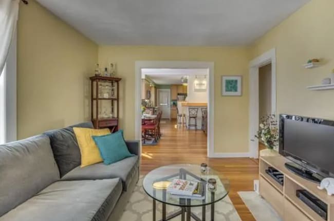 Building Photo - 22 Martin St