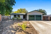 Building Photo - Charming 3-bedroom 2-bathroom Home