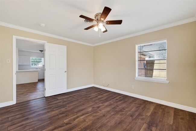 Building Photo - 703 Coryell St