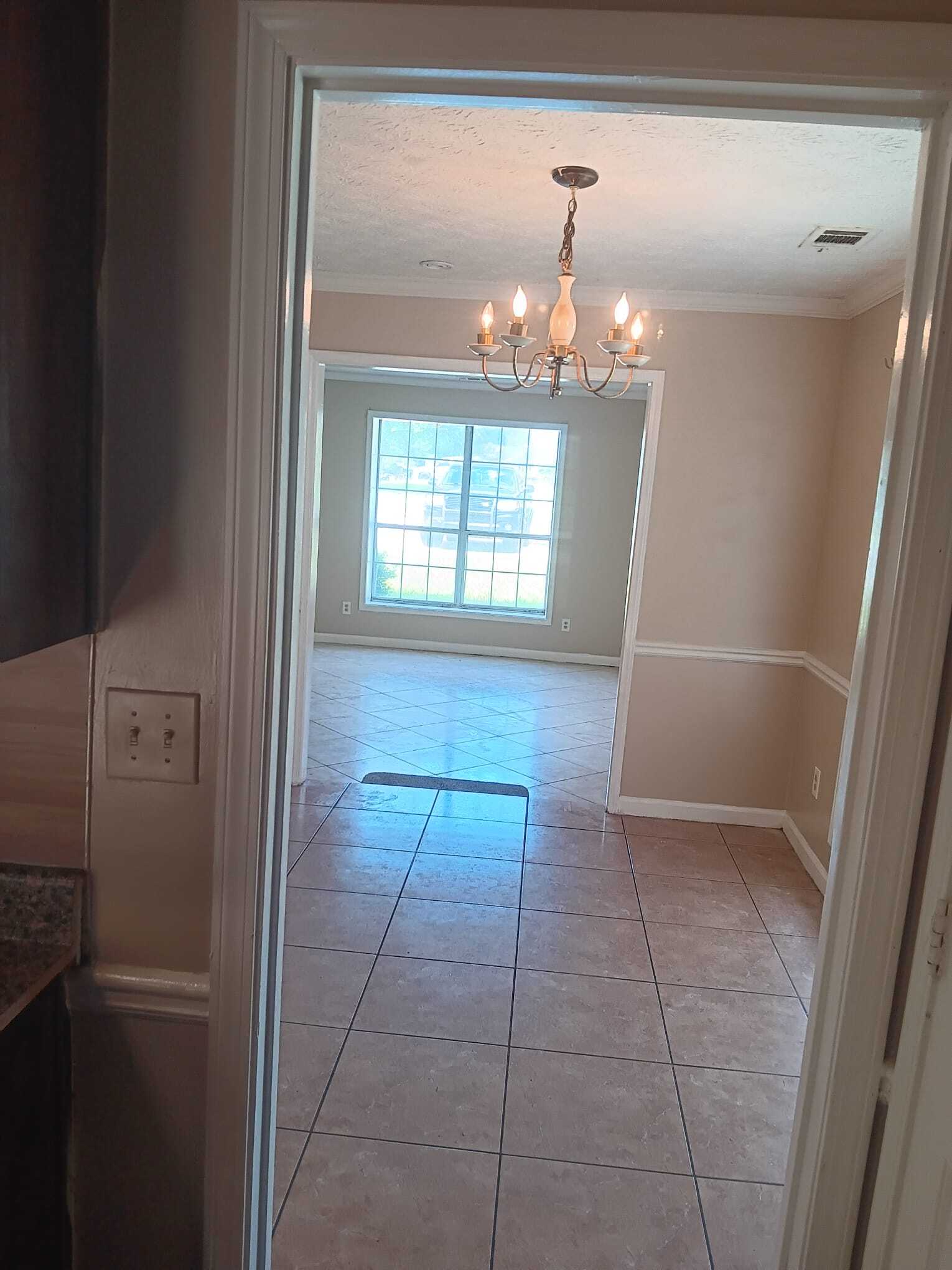 Building Photo - 2816 Briar Hill Ln SE