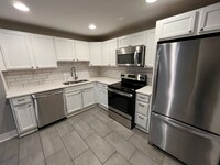 Building Photo - Stylish 2 bedroom 2 full bathroom near The...