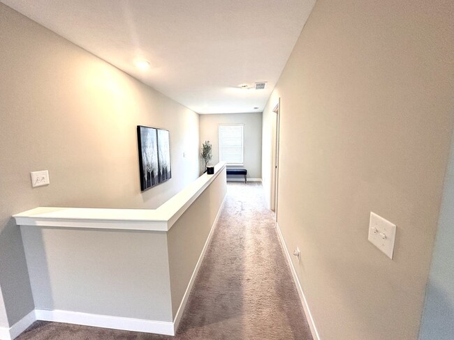 Building Photo - Furnished House in Avon