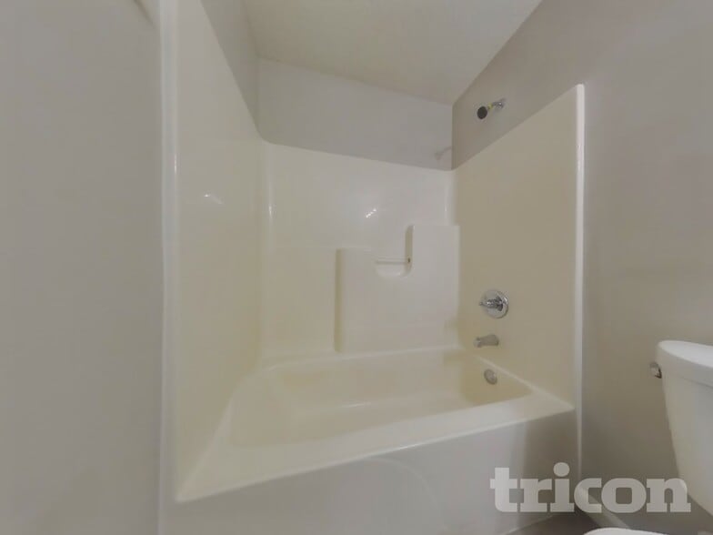 Building Photo - 106 Sunburst Cir