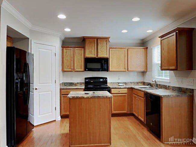 Building Photo - 332 Parmley Ln