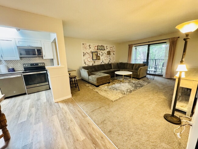 Building Photo - Furnished Chic & Spacious 2BR/2BA Condo Oasis in St. Louis Park – 1,160 Sq Ft of Modern Living!