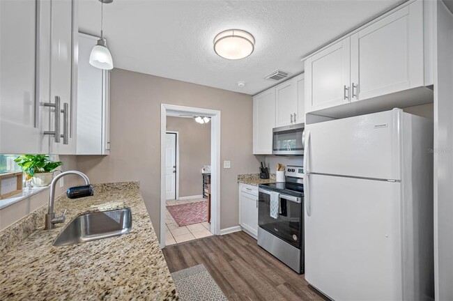 Building Photo - 1411 Pine Brook Dr