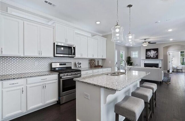 Building Photo - 973 Rittenhouse Way SE