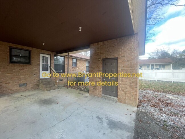 Building Photo - 317 Highland Heights Dr