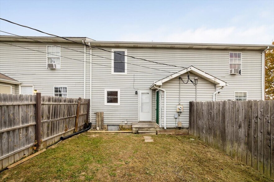 Building Photo - 513 Buckingham Dr