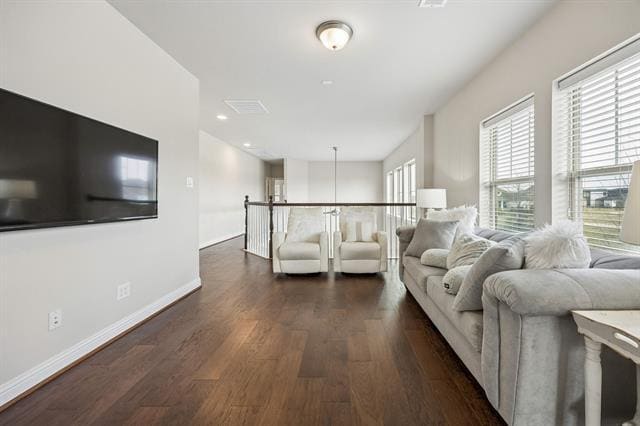 Building Photo - 1800 Roundtree Cir W