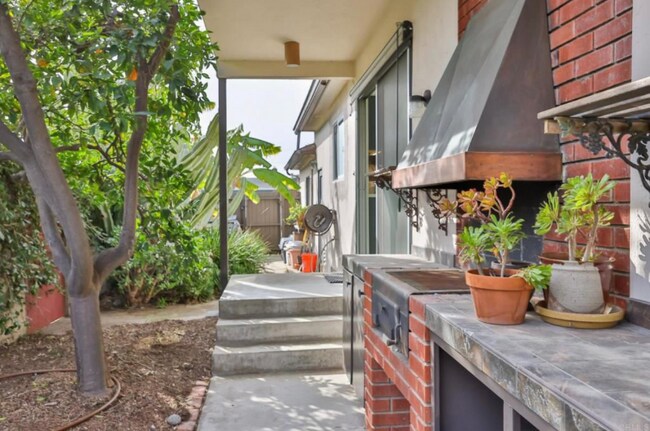 Building Photo - 6206 Pontiac St