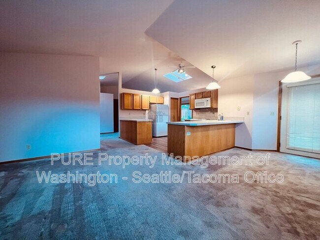 Building Photo - 2913 Briar Lea Loop SE