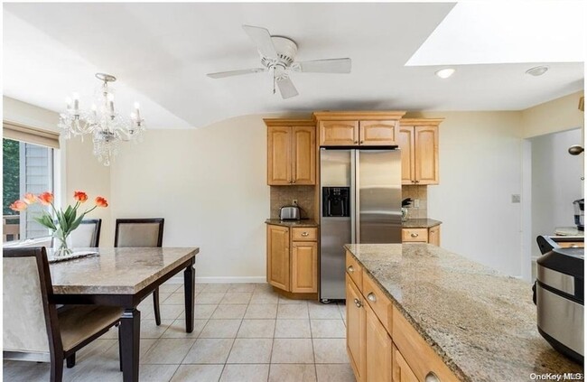 Building Photo - 261 Gramercy Dr