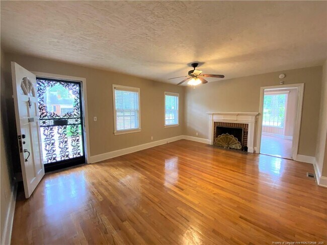 Building Photo - 601 Huske St