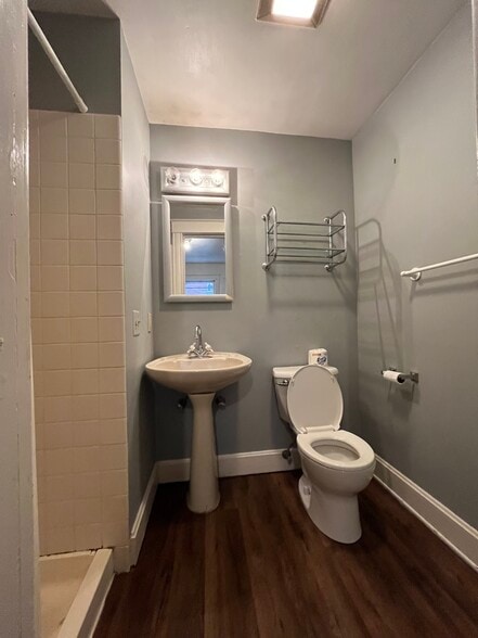 Building Photo - 1049 Spaight St
