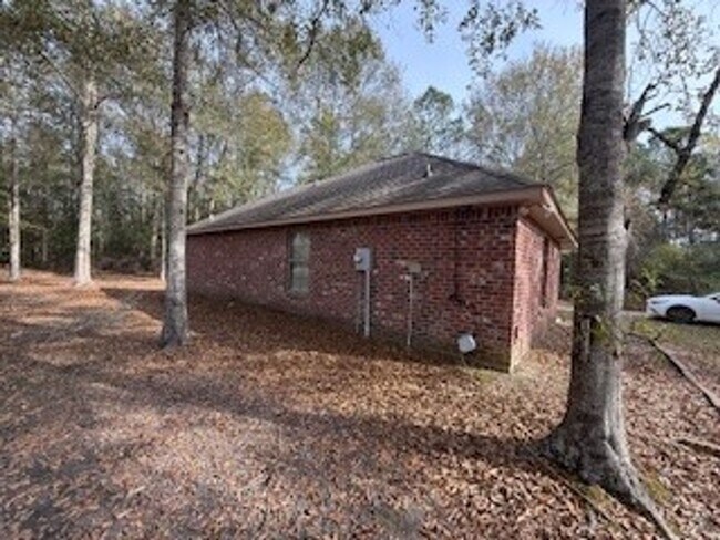 Building Photo - Country side home