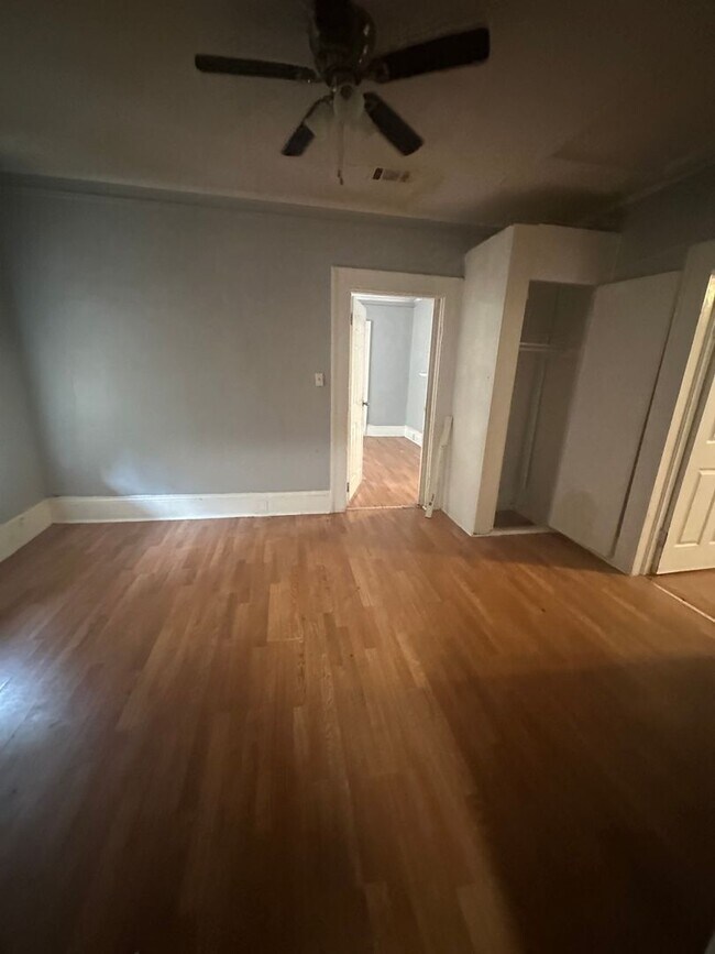 Building Photo - 536 Heard Ave